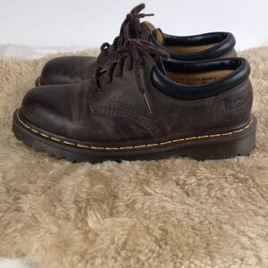 Dr. Martens Brown Leather Women’s shoes. Unisex